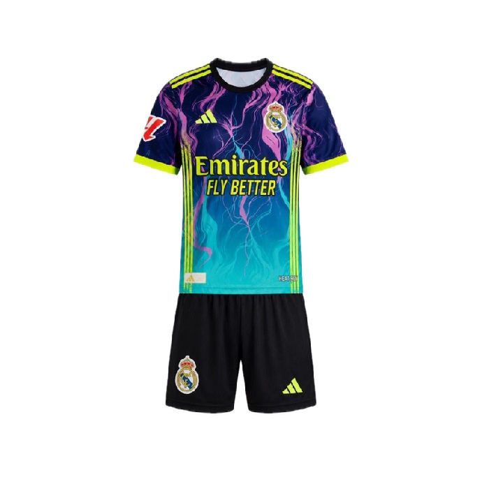 ДЕТСКИ ФУТБОЛЕН ЕКИП – ADIDAS FC REAL MADRID RONALDO 7